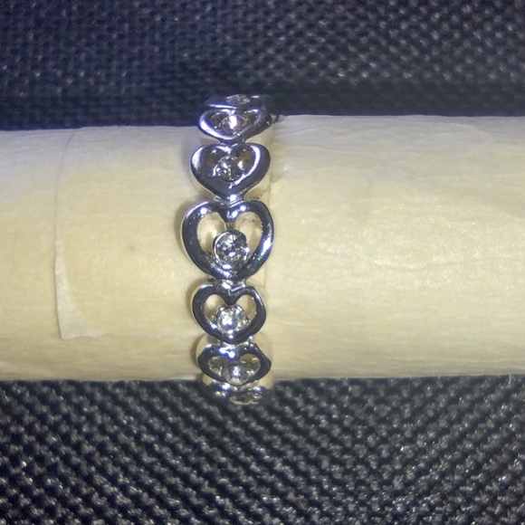 unknown Jewelry - SILVER ZIRCONIA STONES RING